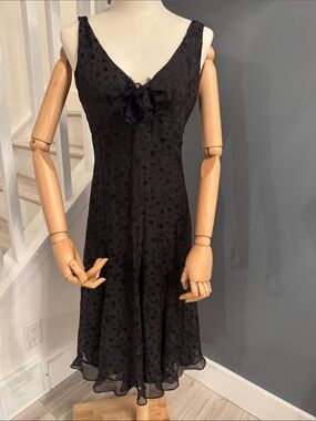 BCBG MaxAzria NEW. Black Polka Dot V-Neck Midi Dress. Size 6